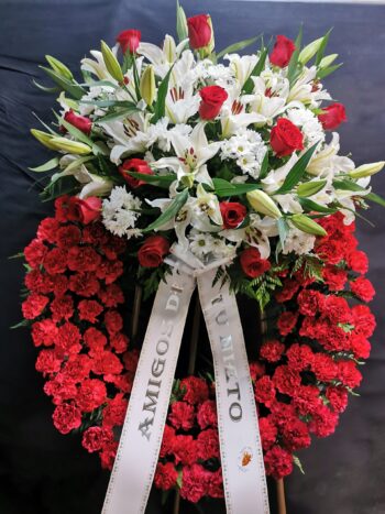 Corona de rosas rojas para funeral Asturias